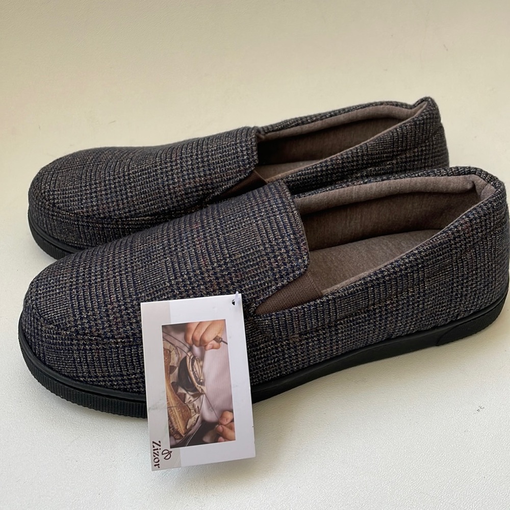 Zozos Slippers Women’s Size 10